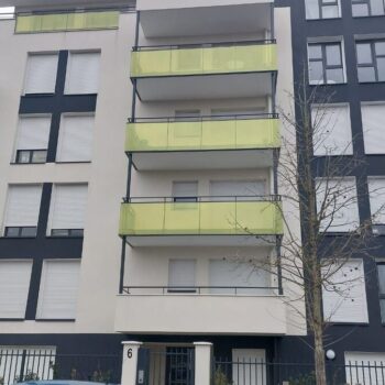 « C’était une femme très gentille » : à Aulnay, le choc des voisins de Tenin, tuée par son compagnon devant son fils