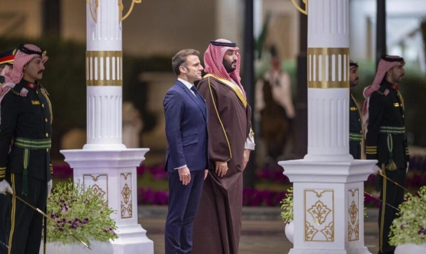 Emmanuel Macron en Arabie saoudite : entre business, diplomatie et soft power