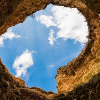 Peut-on creuser un trou d’un bout à l’autre de la Terre?