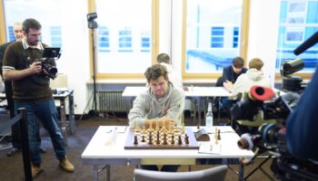 Nach Bundesliga-Debüt: Schach-Superstar Carlsen weiter für St. Pauli?