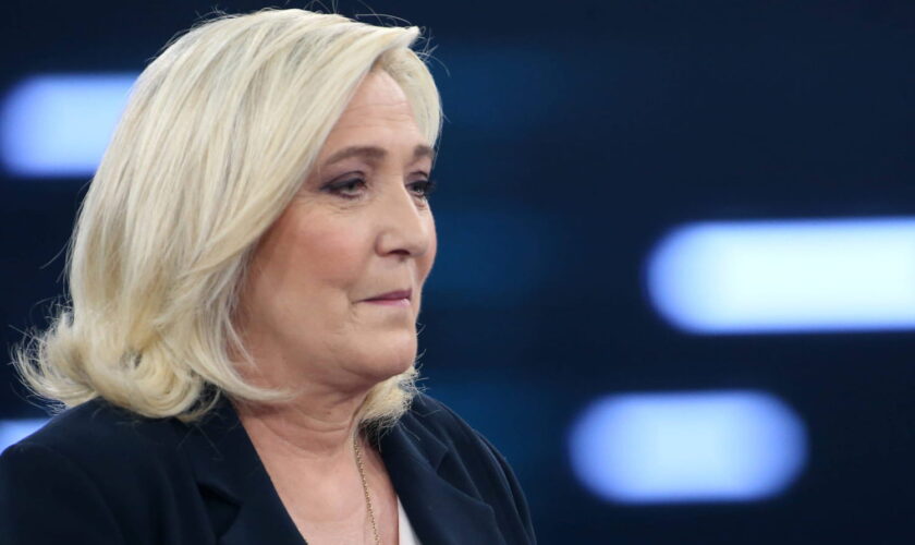 Marine Le Pen a appris la mort de son père brutalement, bien après Marion Maréchal et les journalistes