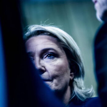 «Je ne me pardonnerai jamais» : Marine Le Pen regrette d’avoir expulsé Jean-Marie Le Pen du RN en 2015