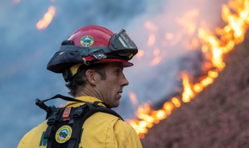 Incendies à Los Angeles : la grogne contre les autorités monte parmi les habitants