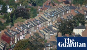 UK house prices dip for first time since March, says Halifax