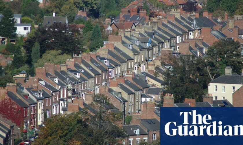 UK house prices dip for first time since March, says Halifax