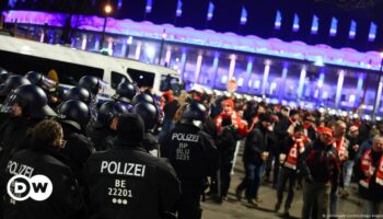 Bundesliga: Who pays to police high-risk games?