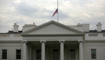 Investiture de Donald Trump : pourquoi les drapeaux américains seront-ils en berne le 20 janvier ?