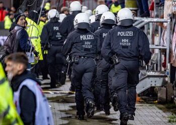 Deutsche Fußball Liga: Länder dürfen Bundesliga-Vereine für Polizei-Einsätze zur Kasse bitten