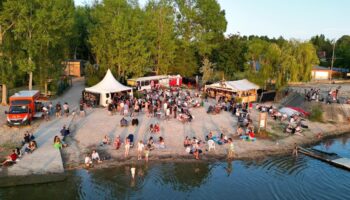 Après l’incendie de son bus à l’île de loisirs de Cergy-Pontoise, Caravan Baz’Arts cherche des fonds