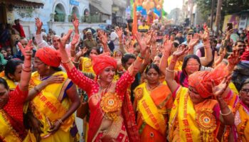 Inde : qu’est-ce que le Kumbh Mela, pèlerinage hindou et plus grand rassemblement humain de la planète ?