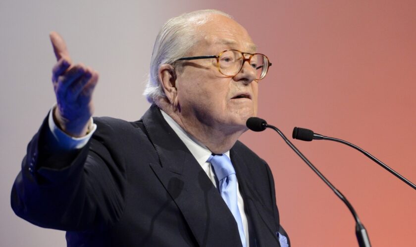 Jean-Marie Le Pen (1928-2025), une vie de provocations et de haine